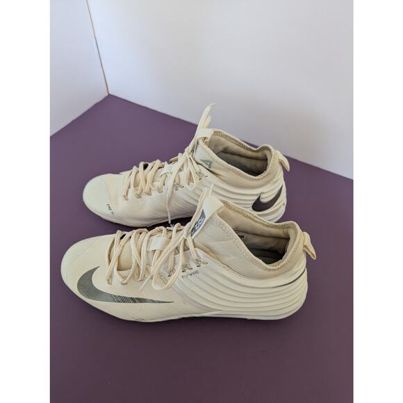 Nike Mike Trout White Baseball Cleats. Men's Size US 11. Metal studs. - Picture 2 of 8